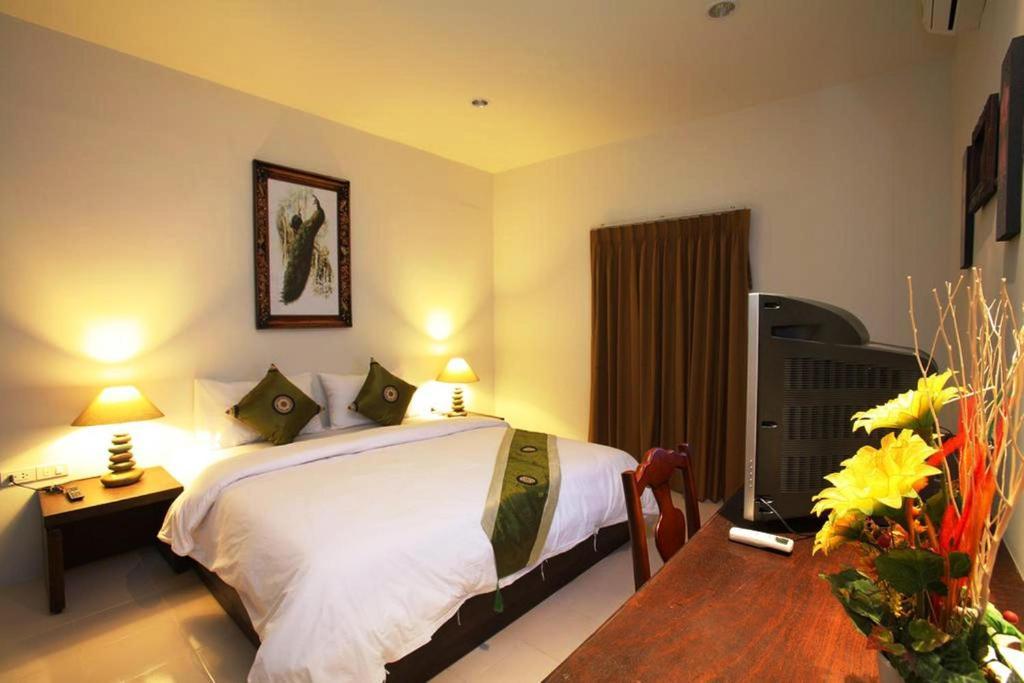 Chaweng Palace Room photo