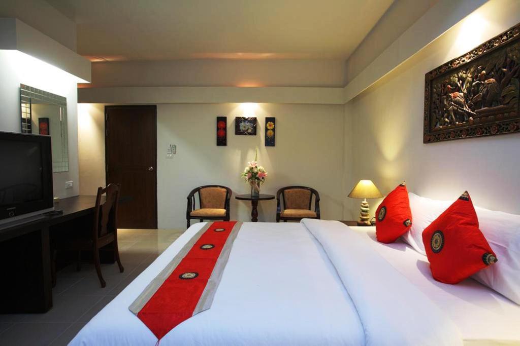 Chaweng Palace Room photo